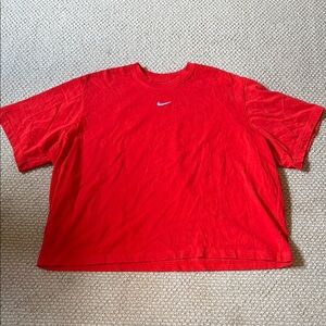 Women’s Nike Cropped Red Athletic T-Shirt Size XL